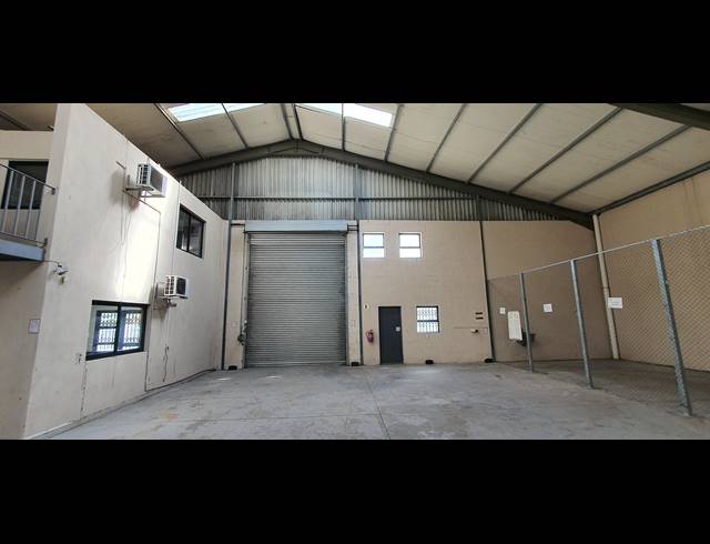 700M² WAREHOUSE FOR SALE IN KILLARNEY INDUSTRIA